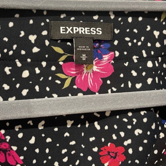 Express Black Floral Blouse featuring Open Slit Arms - Size M - Picture 2 of 4